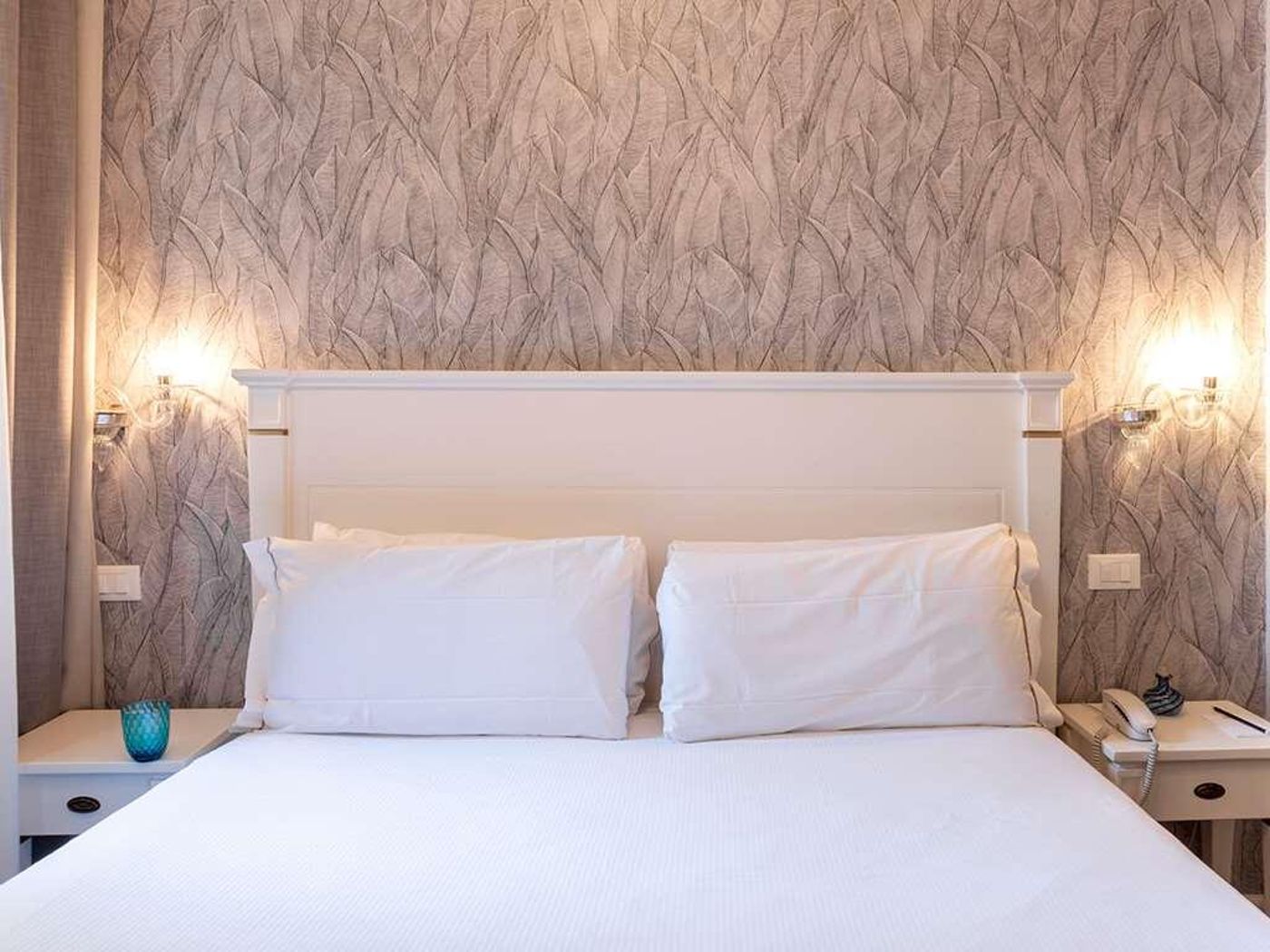 Sonder-Salute-Palace-Room-34