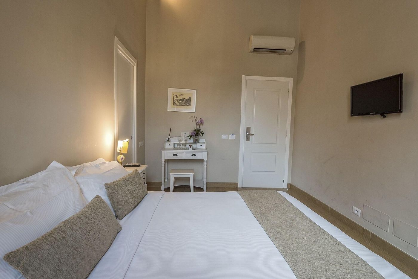 Little-Queen-Suite-Room-45