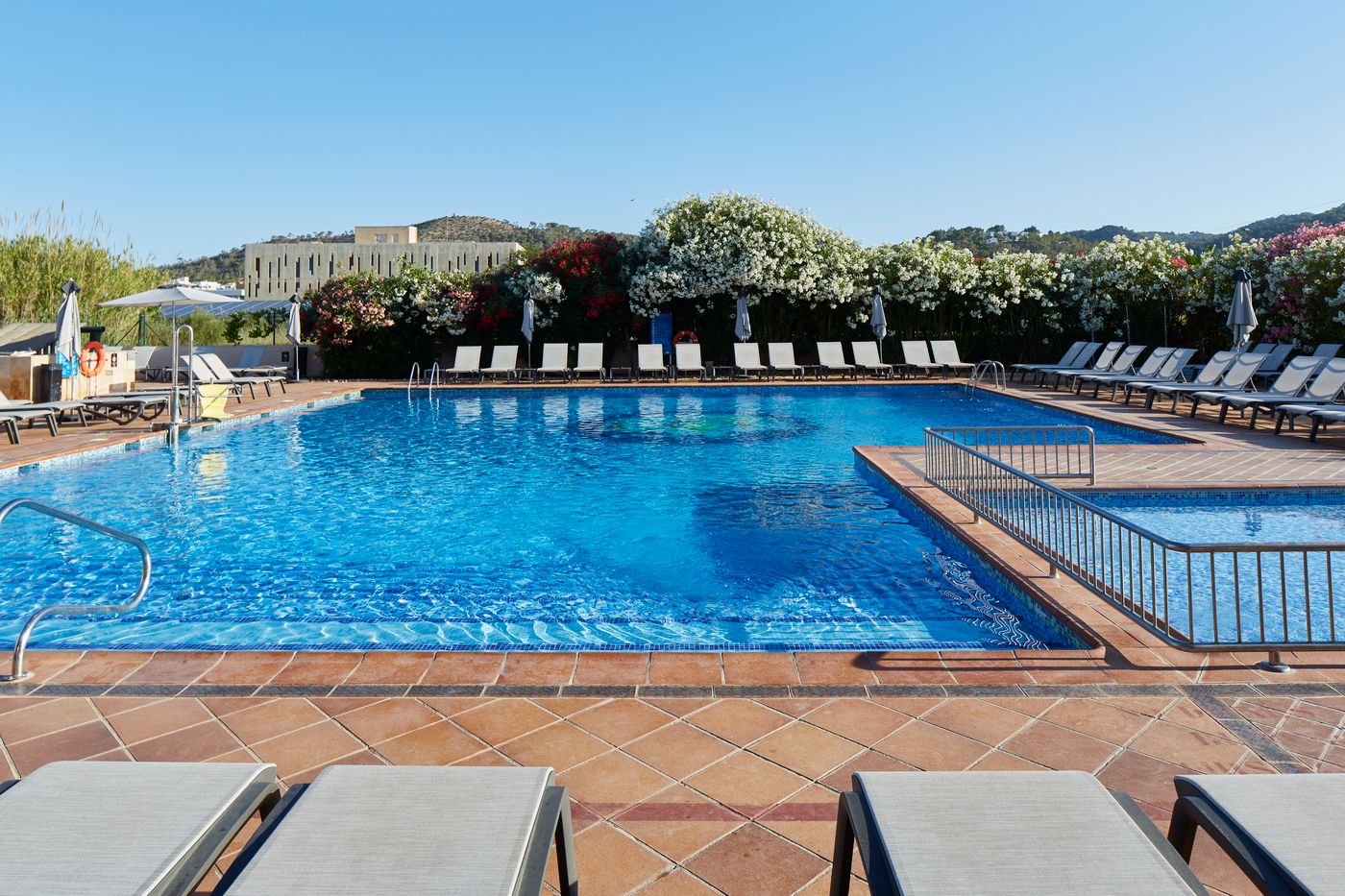 Invisa-Hotel-Es-Pla---Adults-Only-Pool-6