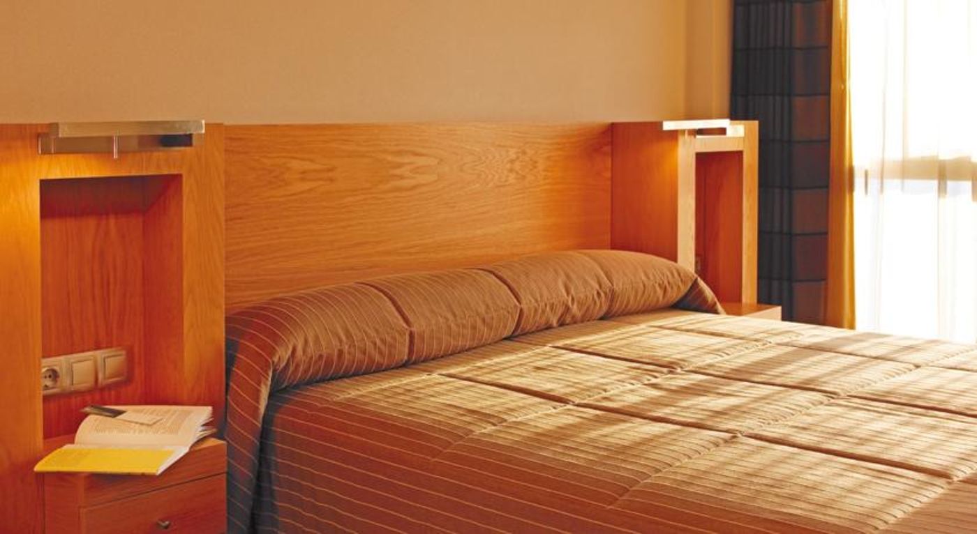 Hesperia Fira Suites-Barcelona