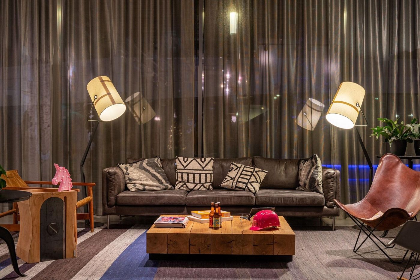 Moxy-Amsterdam-Houthavens-Lobby-23