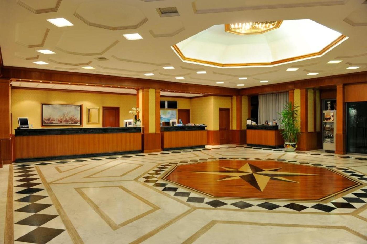 Tower Genova Airport Hotel & Conference Center - Italy - GENOA - Lobby - 1