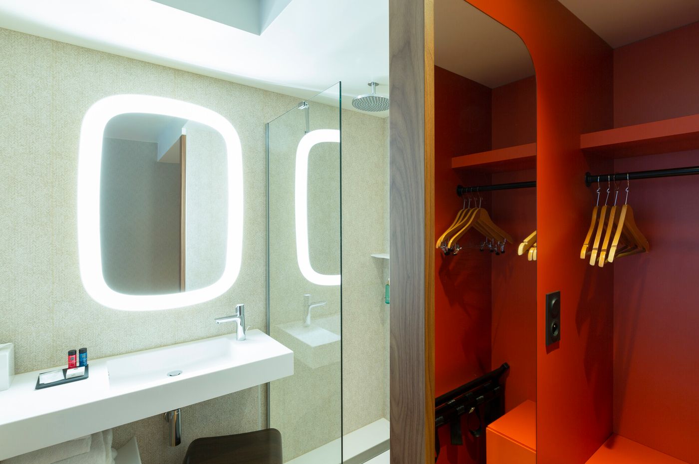 Oceania-Paris-Porte-De-Versailles-Room-44