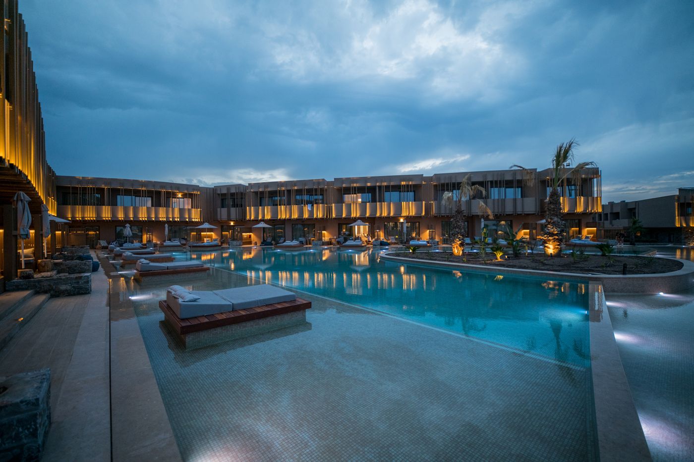 Pool access guestrooms_outdoor (26).jpg