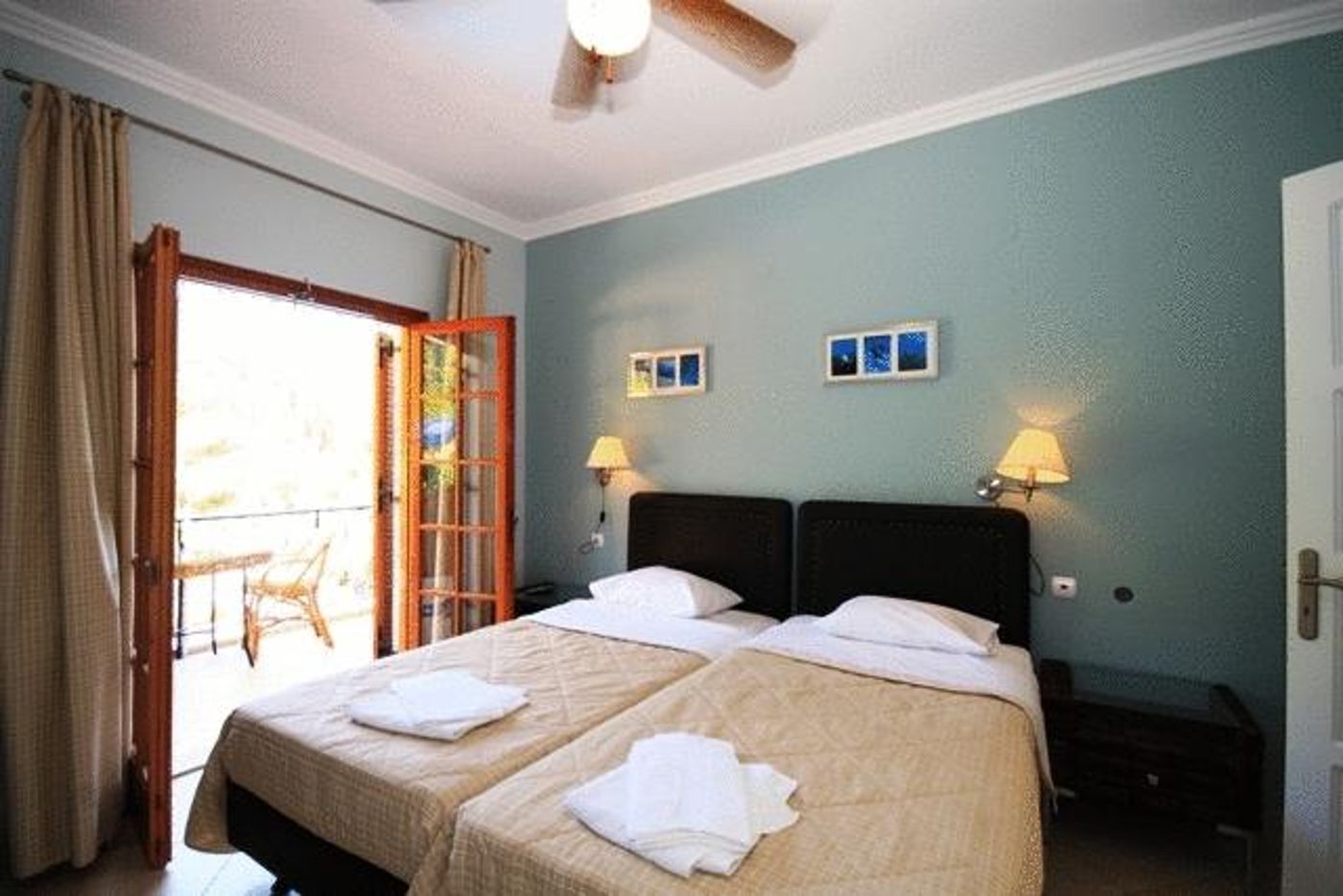 Bella Vista Apartments