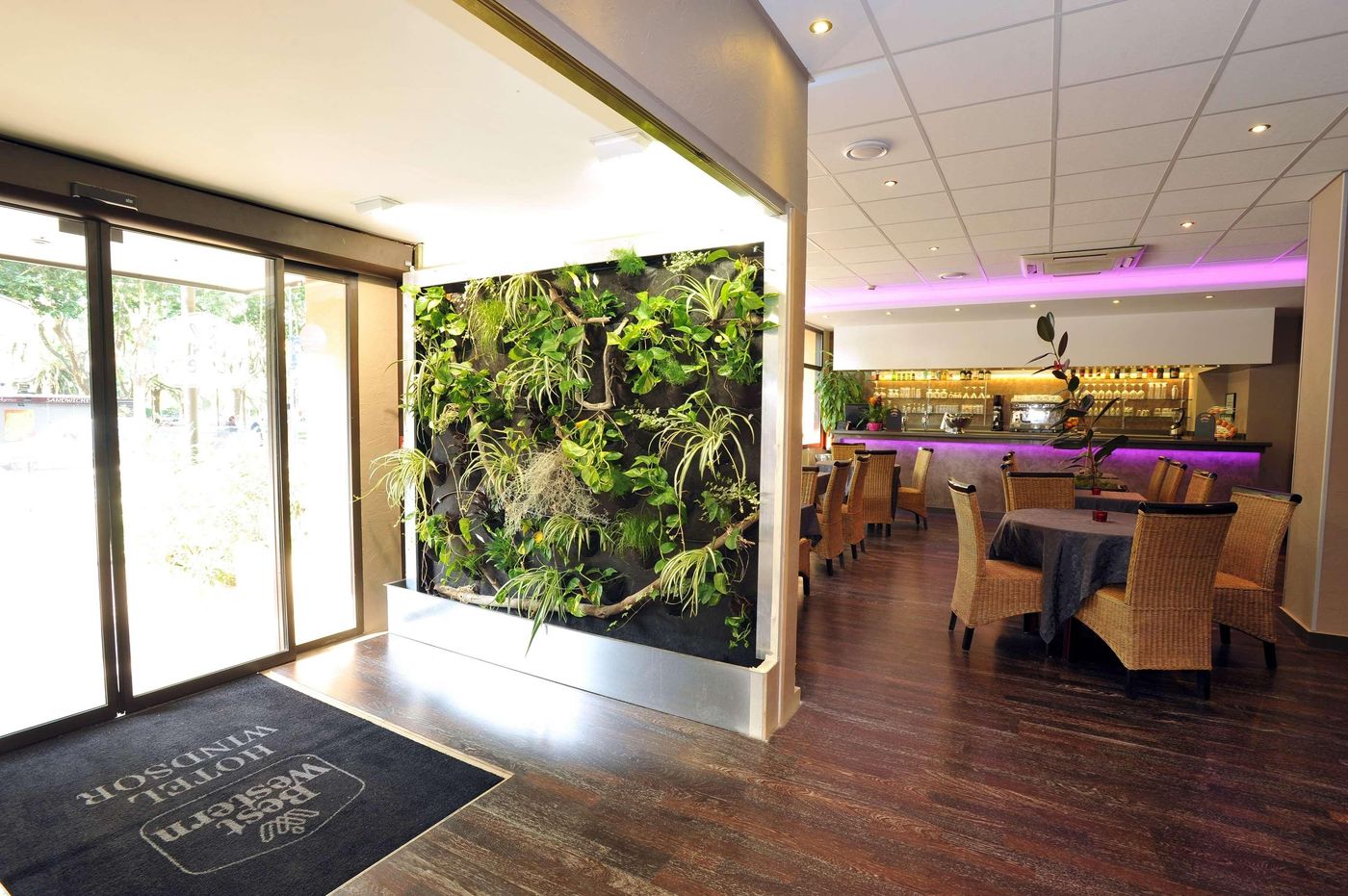 Best Western Plus Hotel Windsor-France-Perpignan-Lobby-4