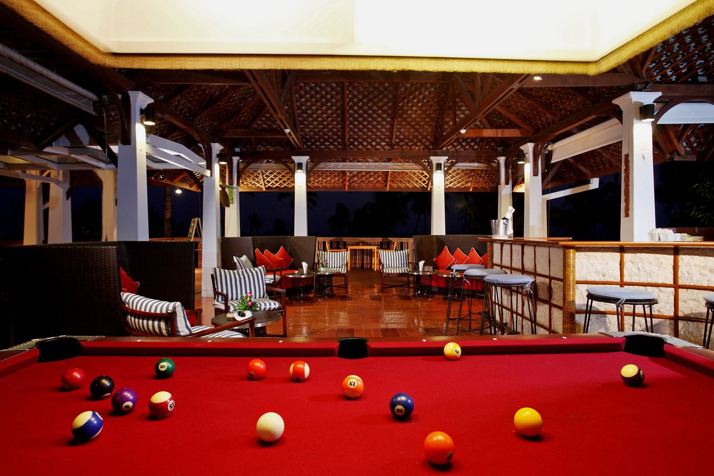 Centara-Villas-Samui-Bar-47