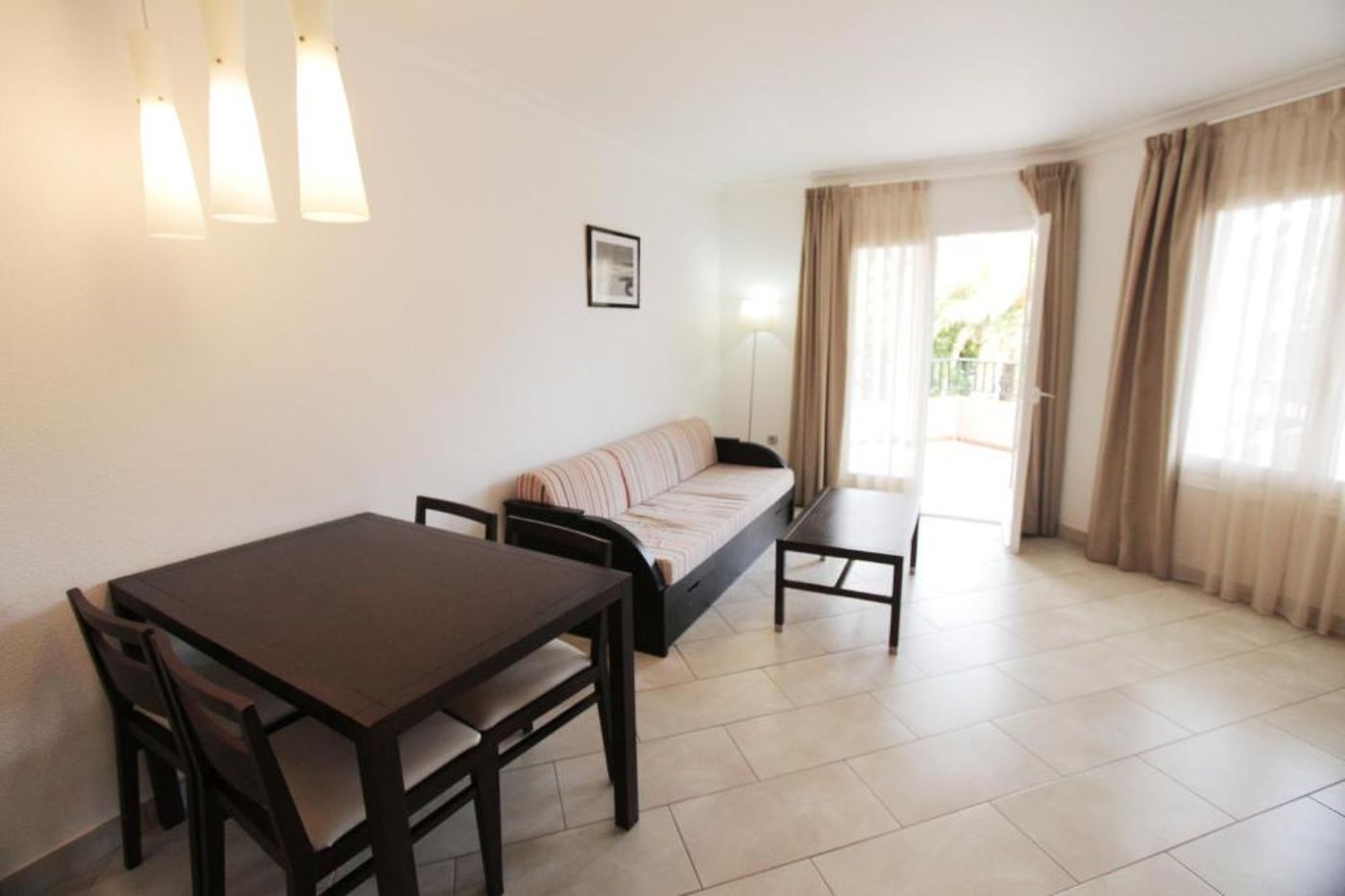 Apartamentos-Royal-Life-Room-44