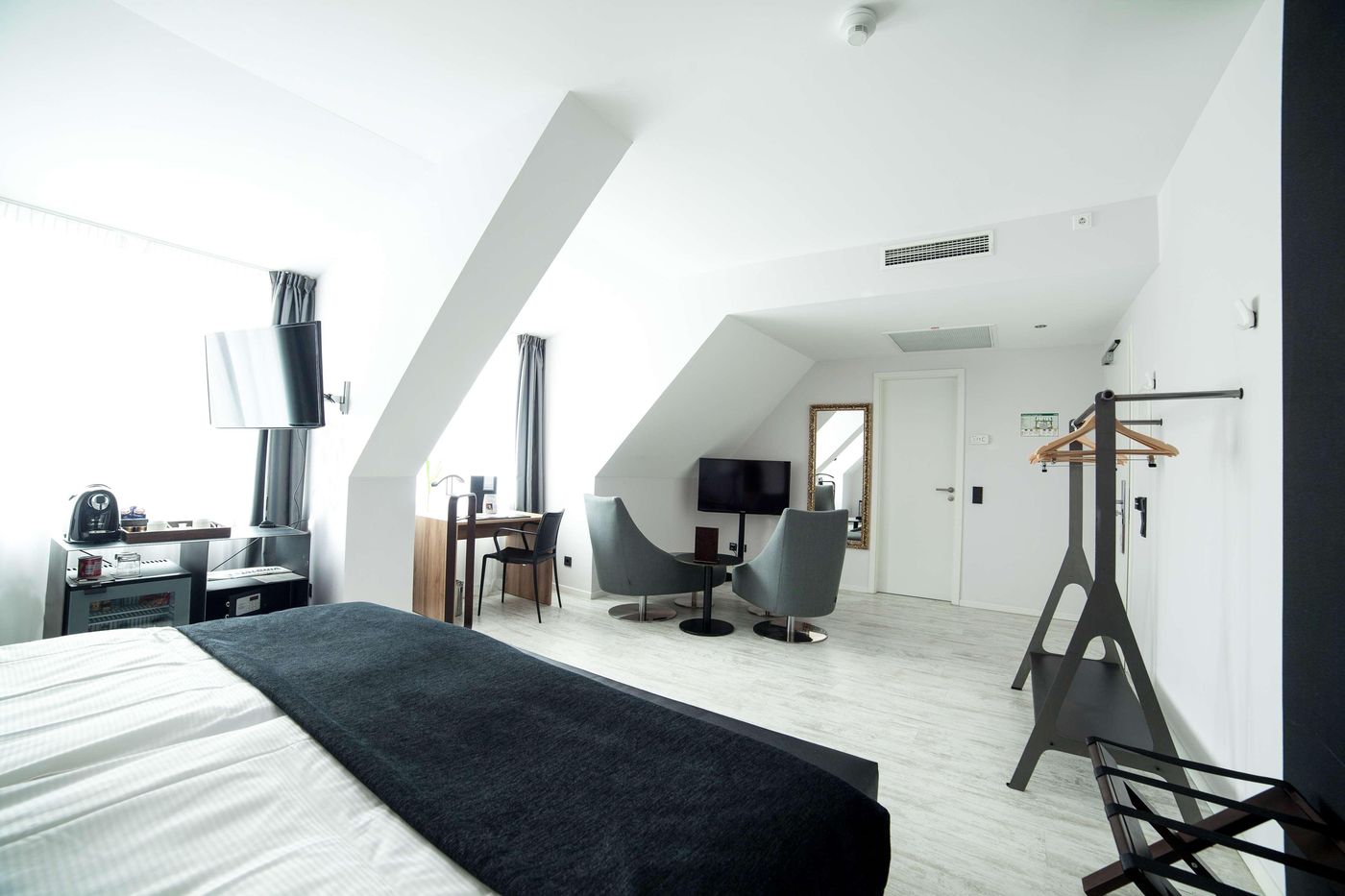Catalonia-Berlin-Mitte-Room-11