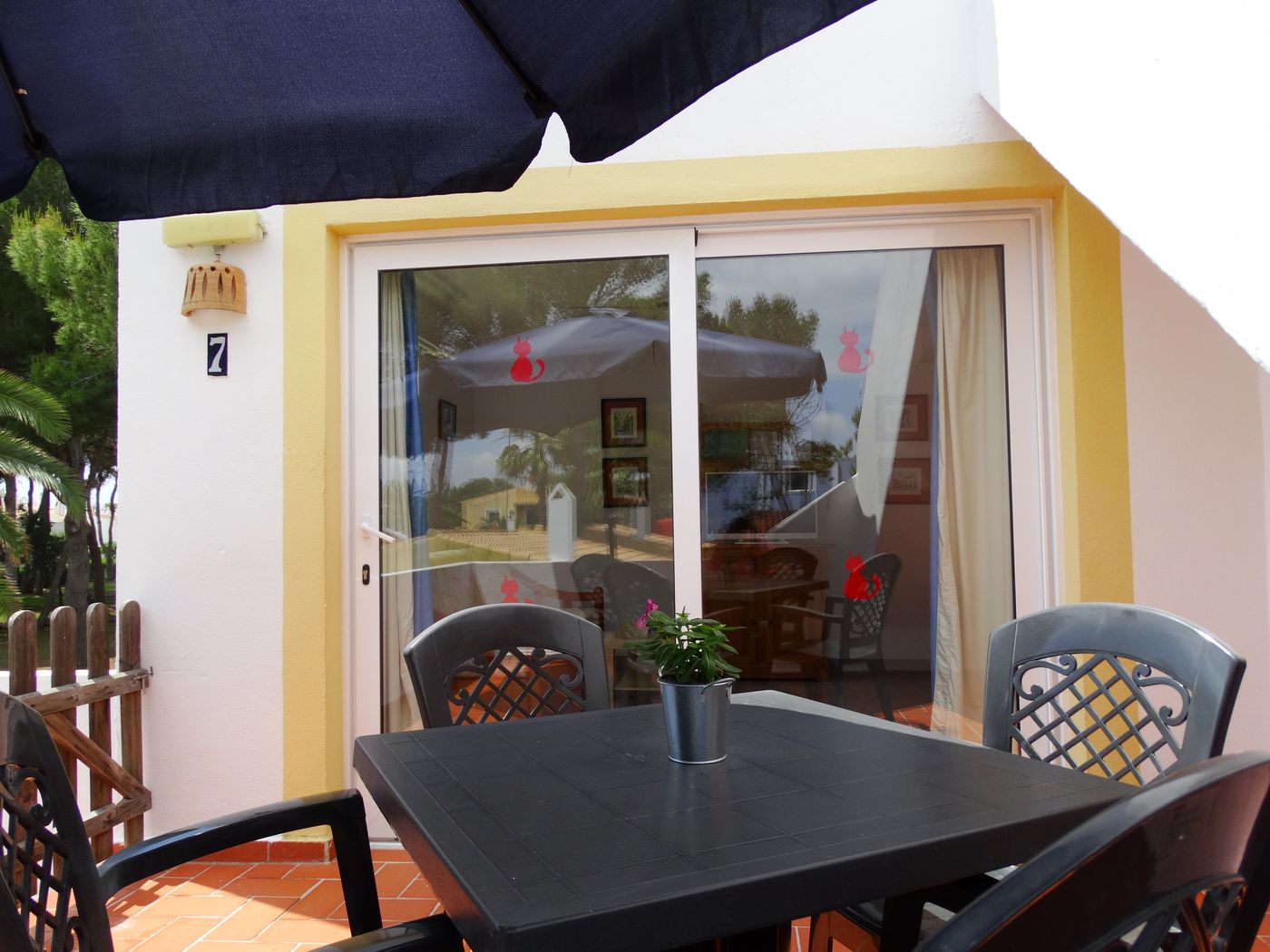 Las-Brisas-I---II-Terrace-28