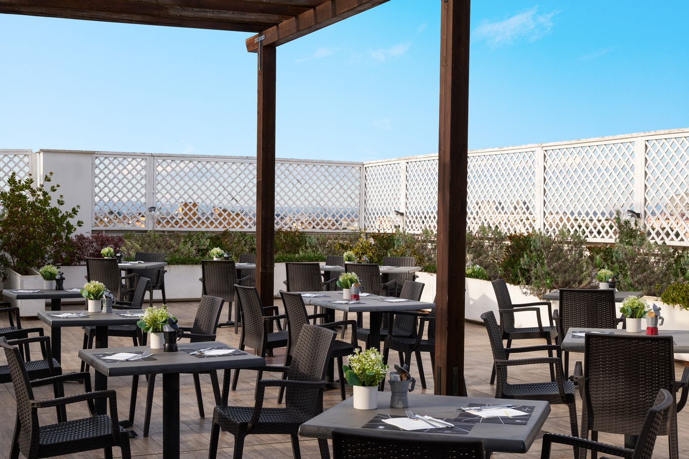 Roma-Tor-Vergata-Hotel-Terrace-36