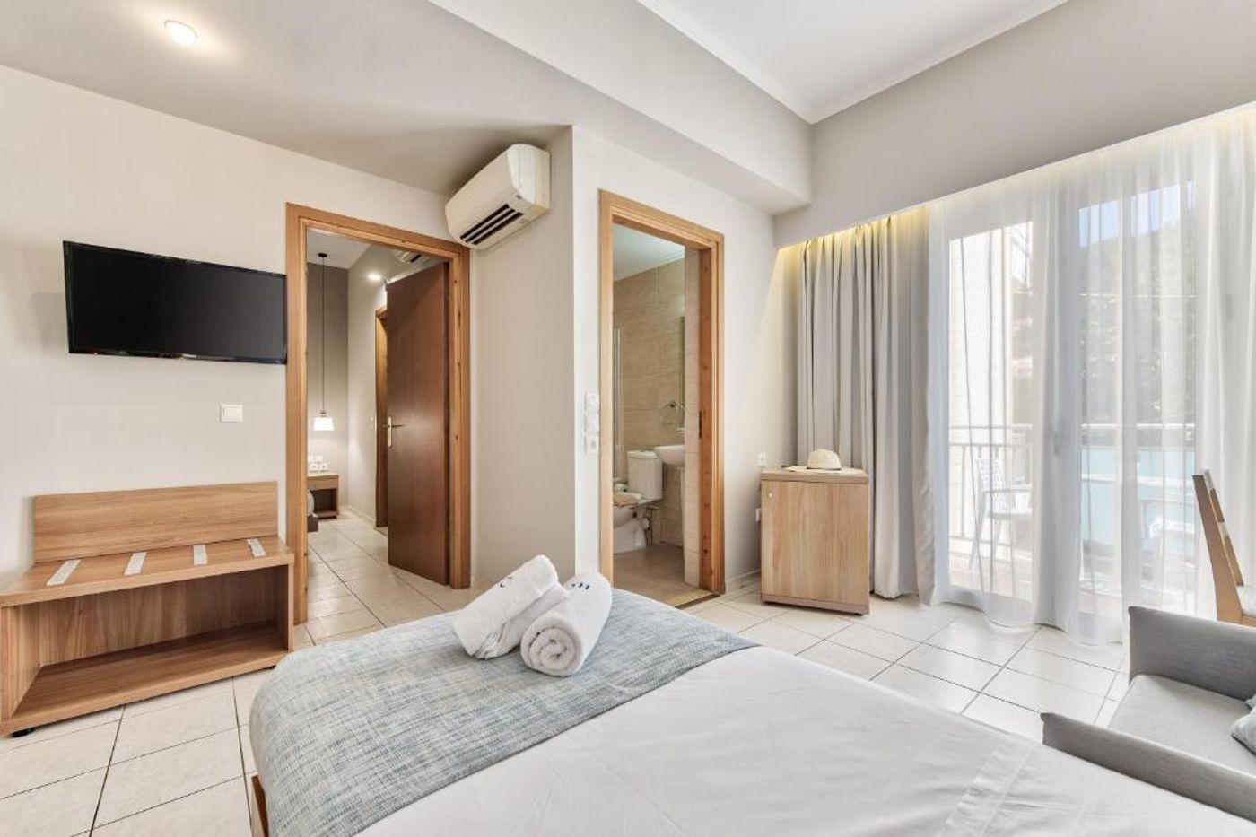 Contessa-Hotel-Room-30