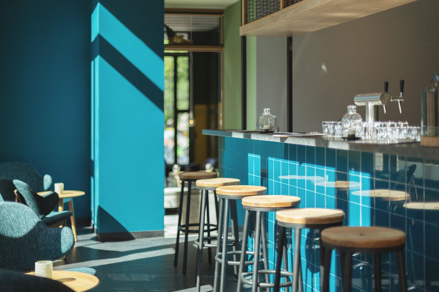 the-niu-Dwarf-Bar-16