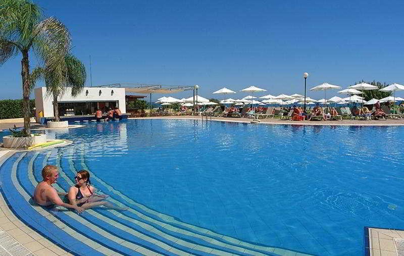 Sentido-Kouzalis-Beach-Pool-3