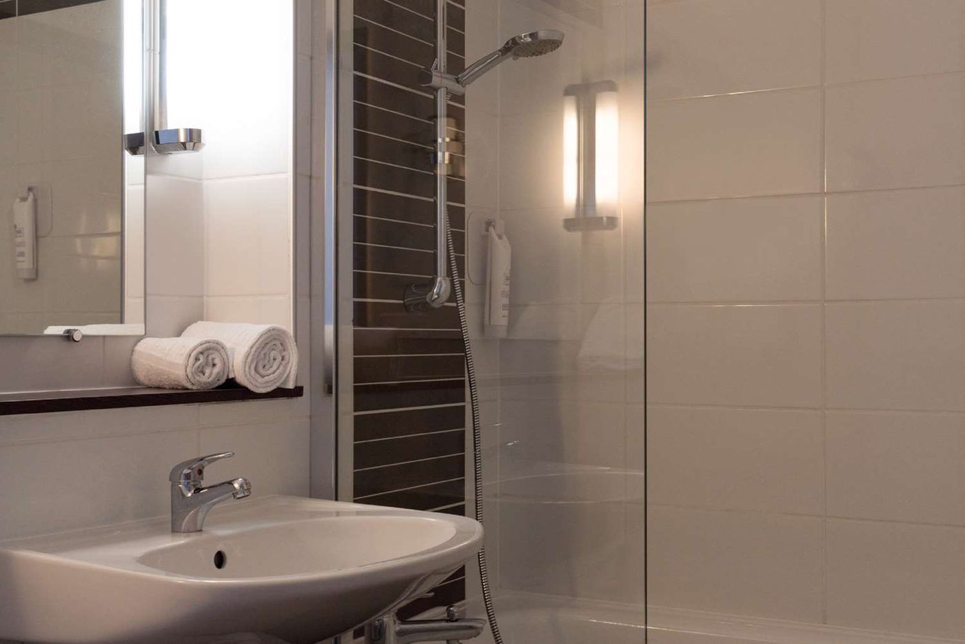 Sure Hotel by Best Western Biarritz Aeroport-France-Biarritz-General view-9