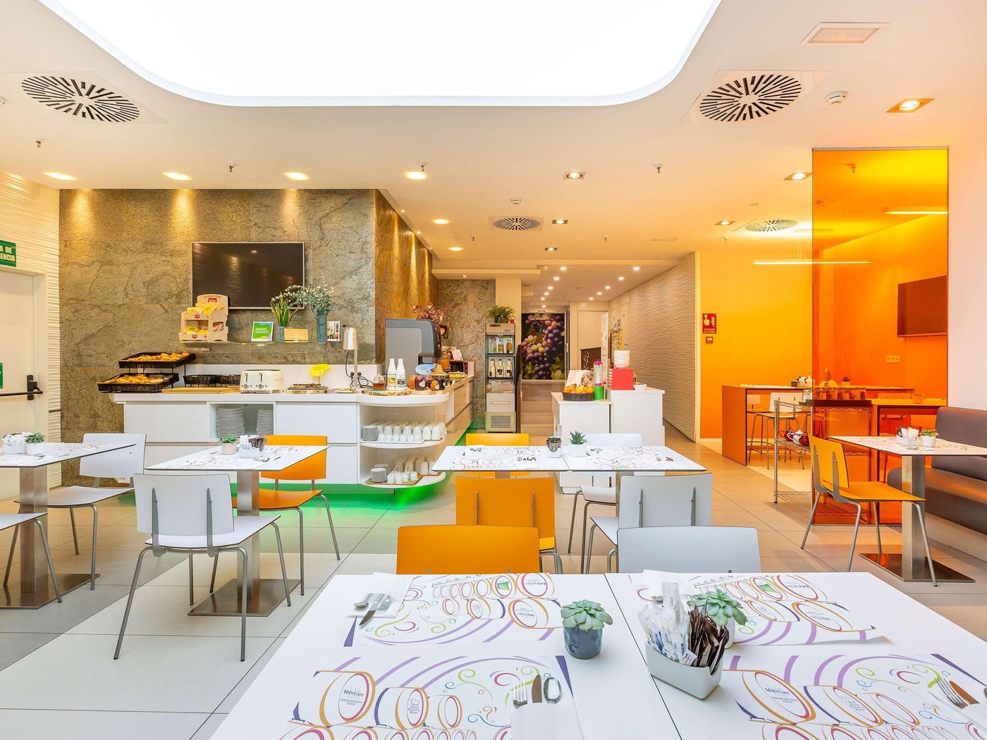 Ibis-Styles-Madrid-Prado-Restaurant-48