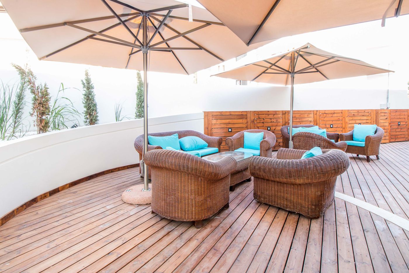 Sunny-Days-Apartments-Lobby-20