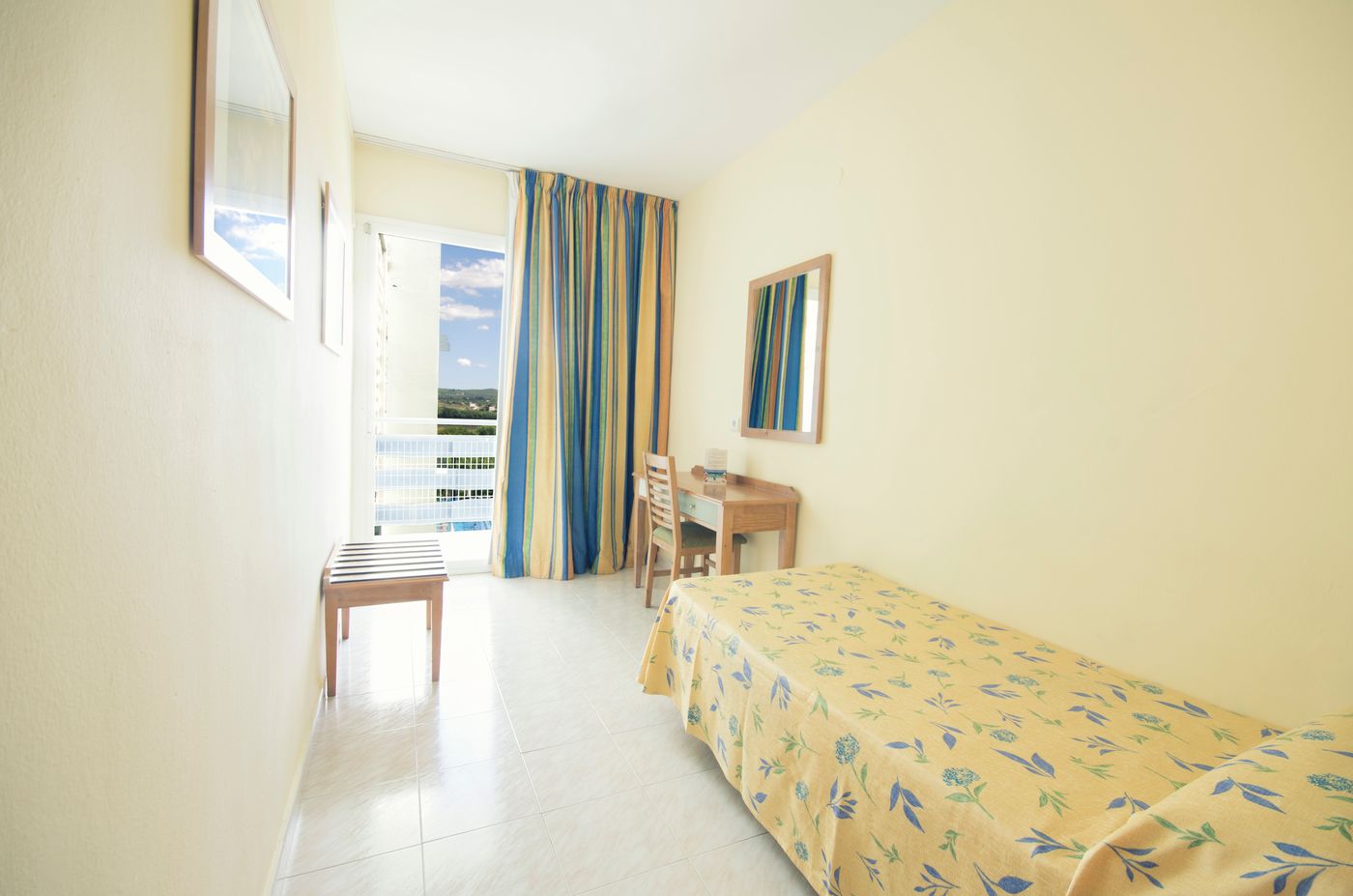 Azuline-Hotel-Pacific-Room-22