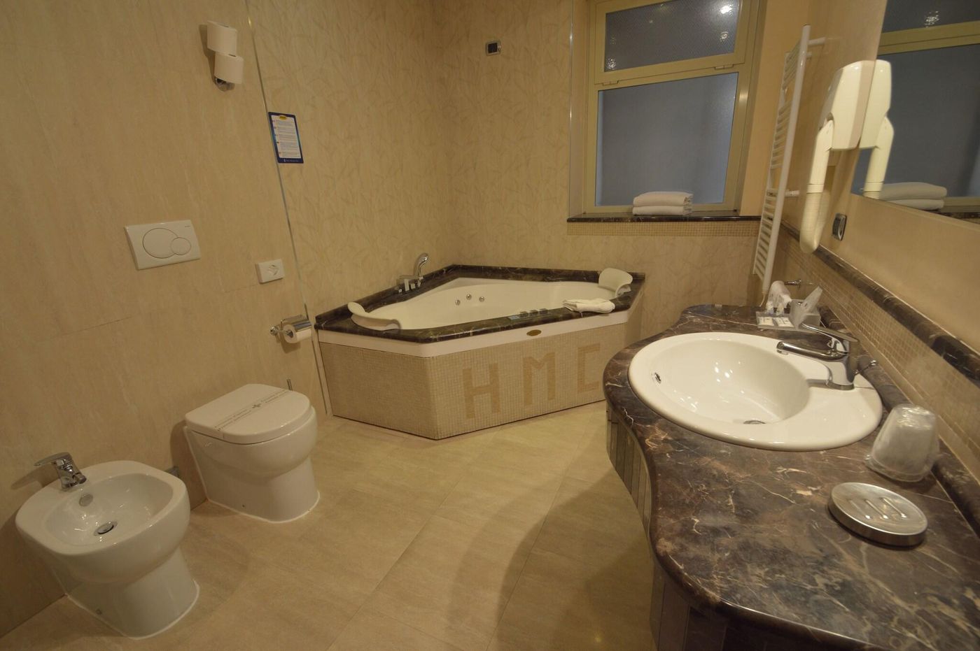 Hotel-Montecarlo-Room-16