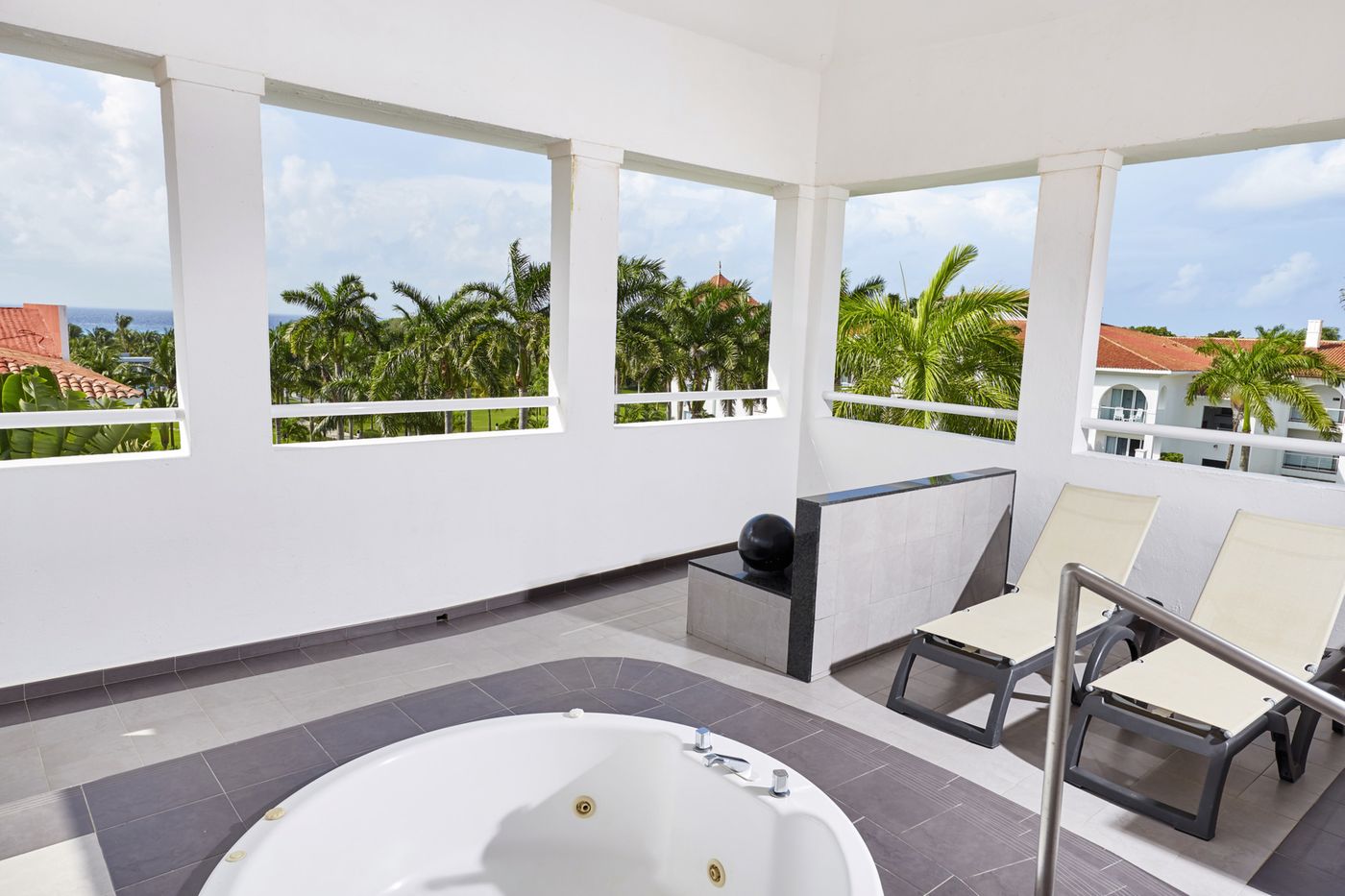 Riu-Palace-Mexico-All-Inclusive-Room-31