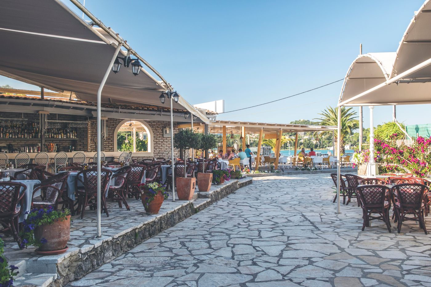Iliada-Beach-Restaurant-10
