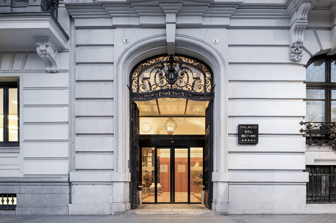 AC-Hotel-Palacio-del-Retiro-Autograph-Collection-General-view-1