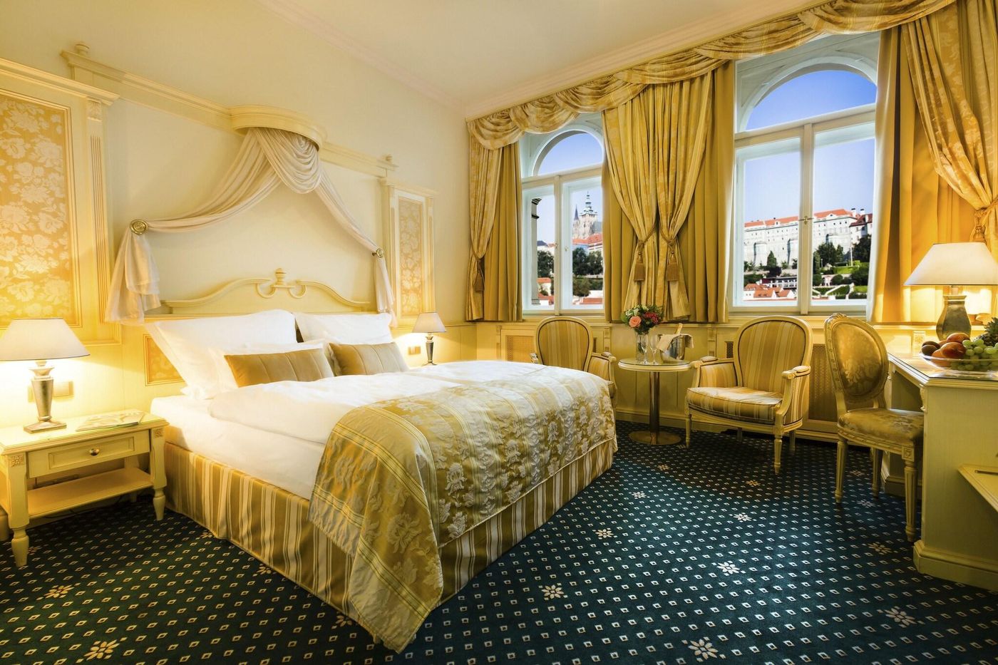 Luxury-Family-Hotel-Royal-Palace-Room-13