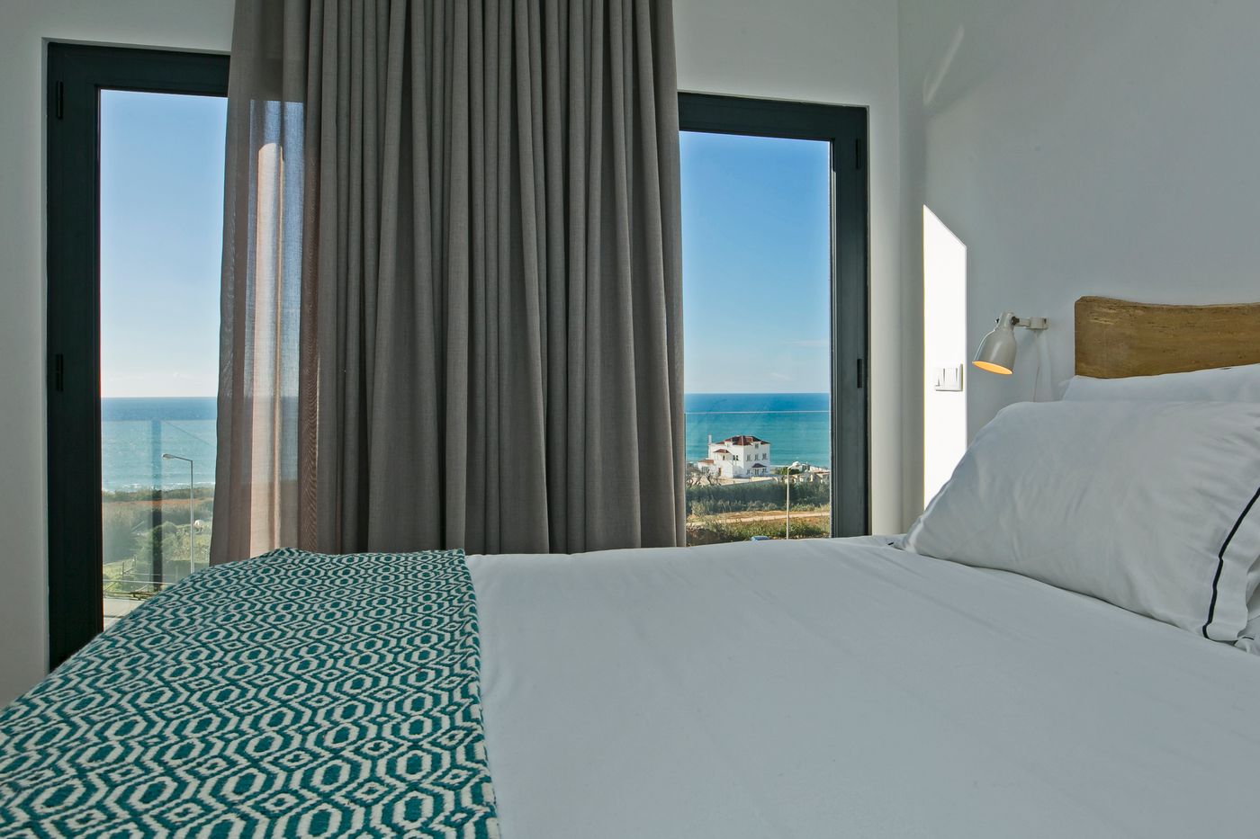 You-and-the-sea-Room-8