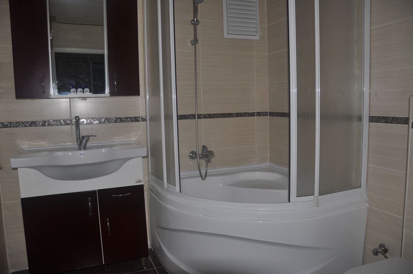 Istanbul-Holiday-Hotel-Room-27