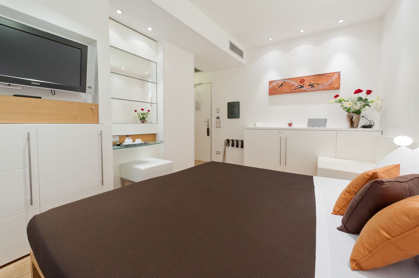 Hotel-White-General-view-6