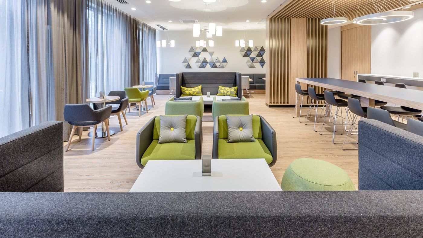 Holiday-Inn-Express-Munich-City-East-Restaurant-16