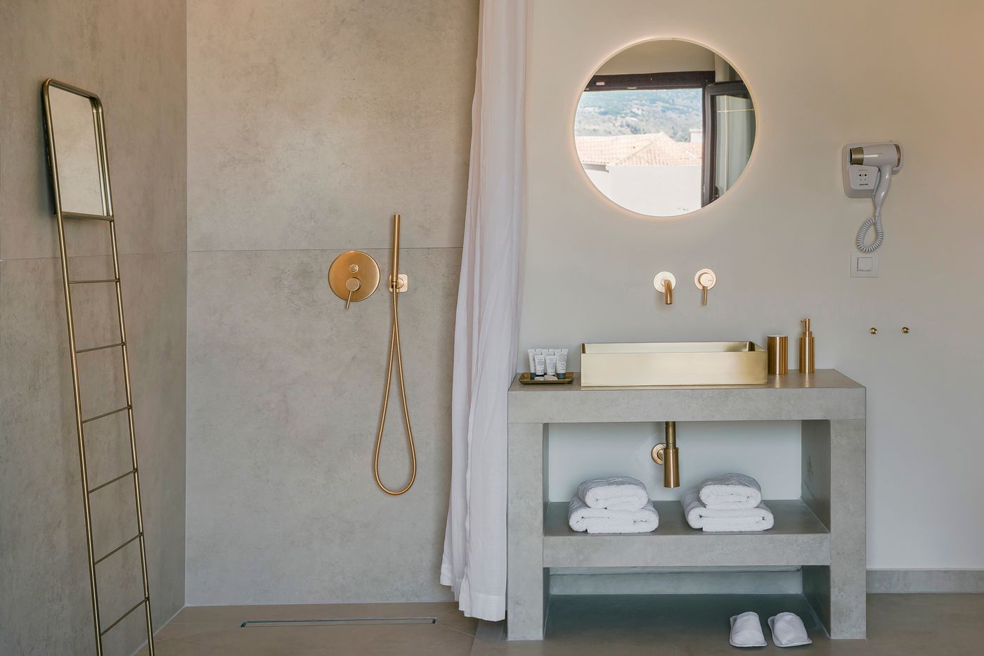 The-Alley-Hotel-Room-66