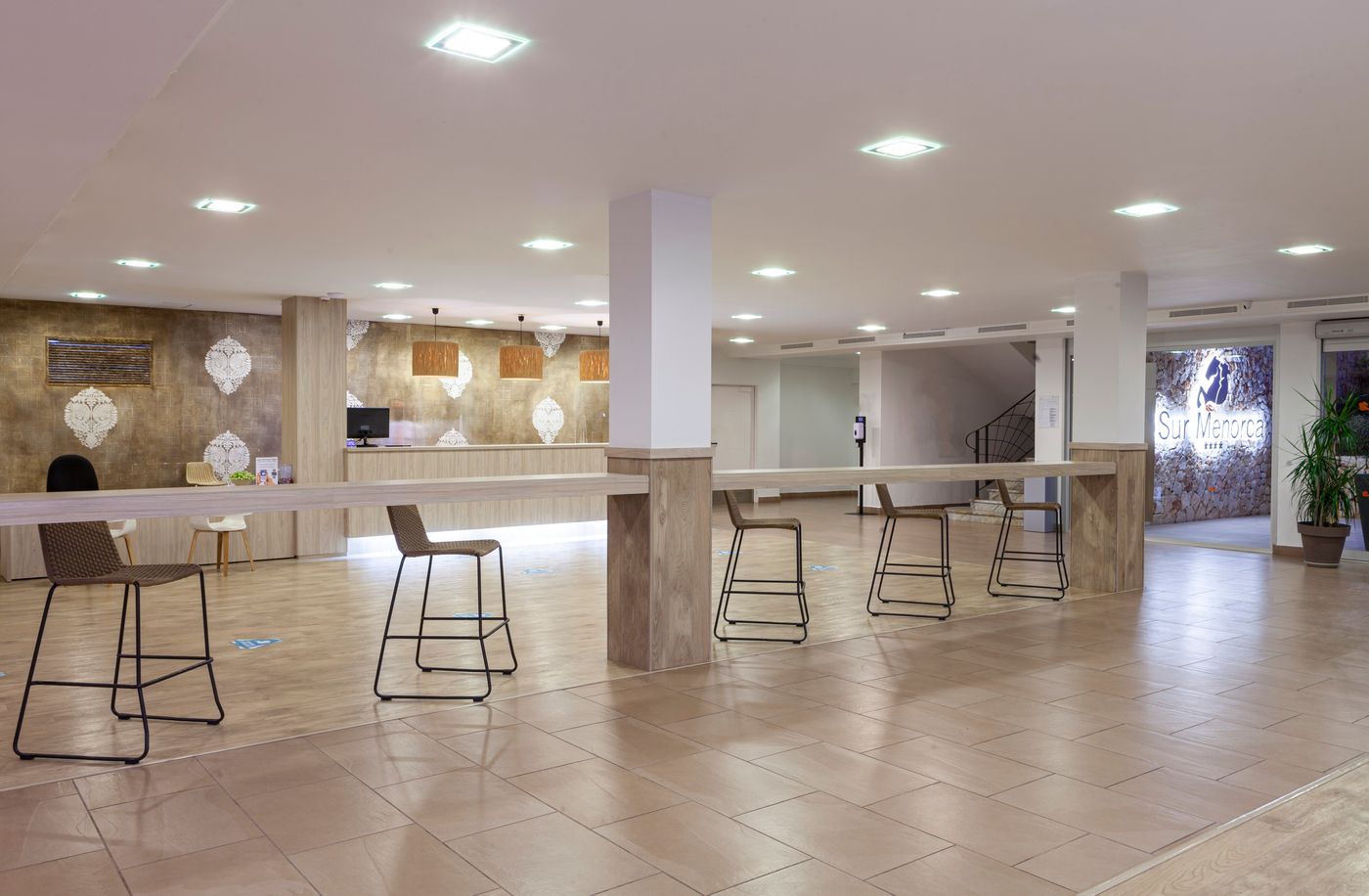 MINURA-SUR-MENORCA---WATERPARK-Lobby-51