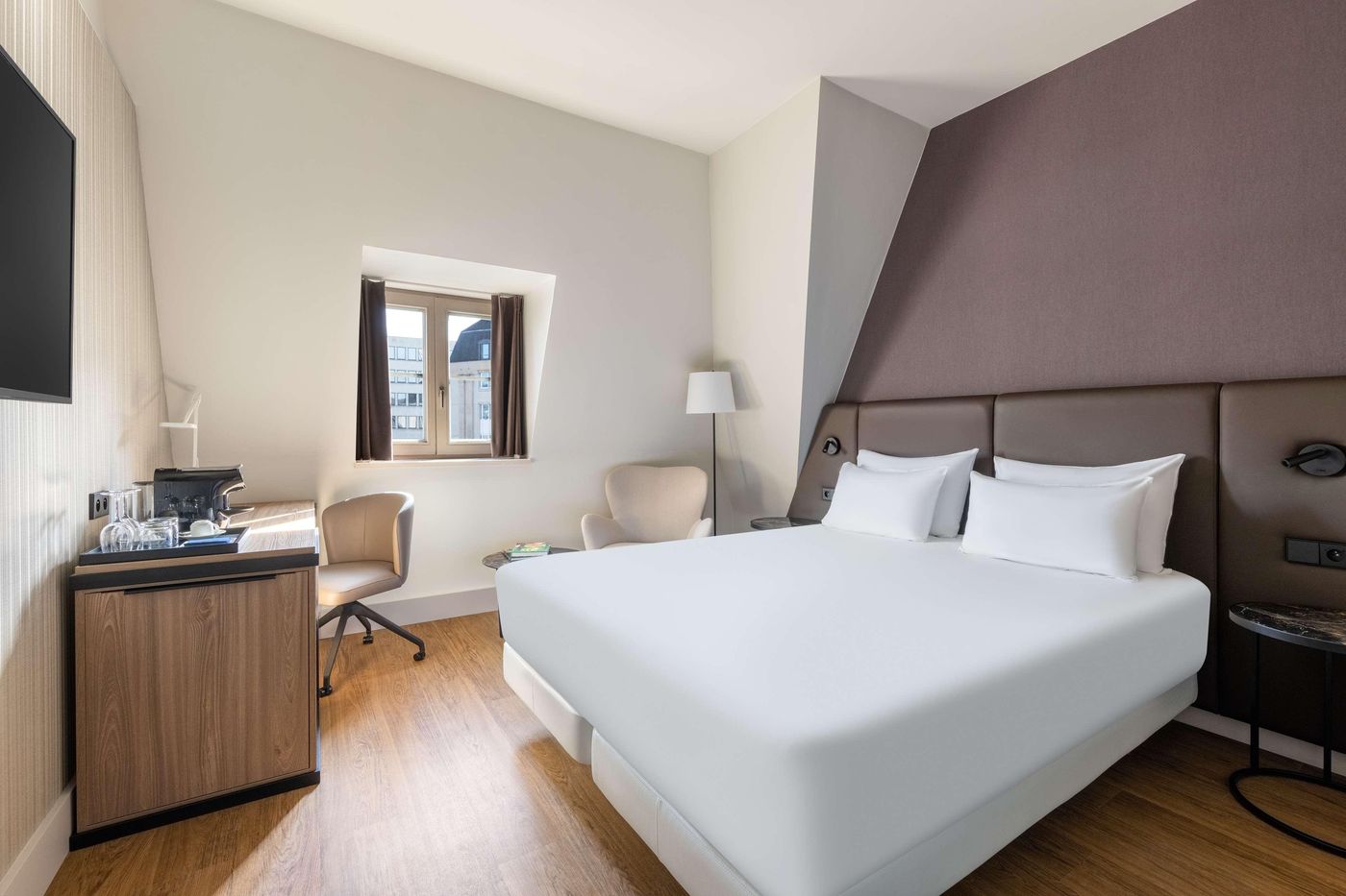 NH-Brussels-Carrefour-De-l-Europe-Room-19