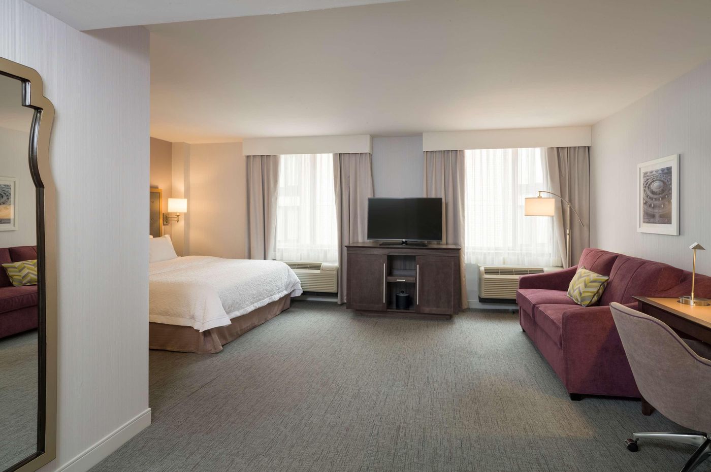 Hampton-Inn-Manhattan-Times-Square-South-Room-18