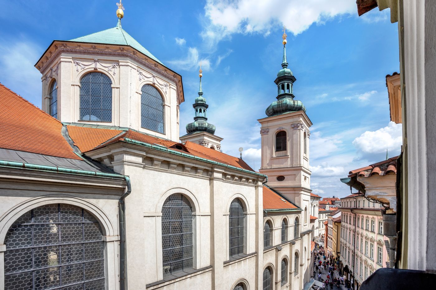 Hotel-U-Zlateho-Stromu-Prague-by-BHG-General-view-1