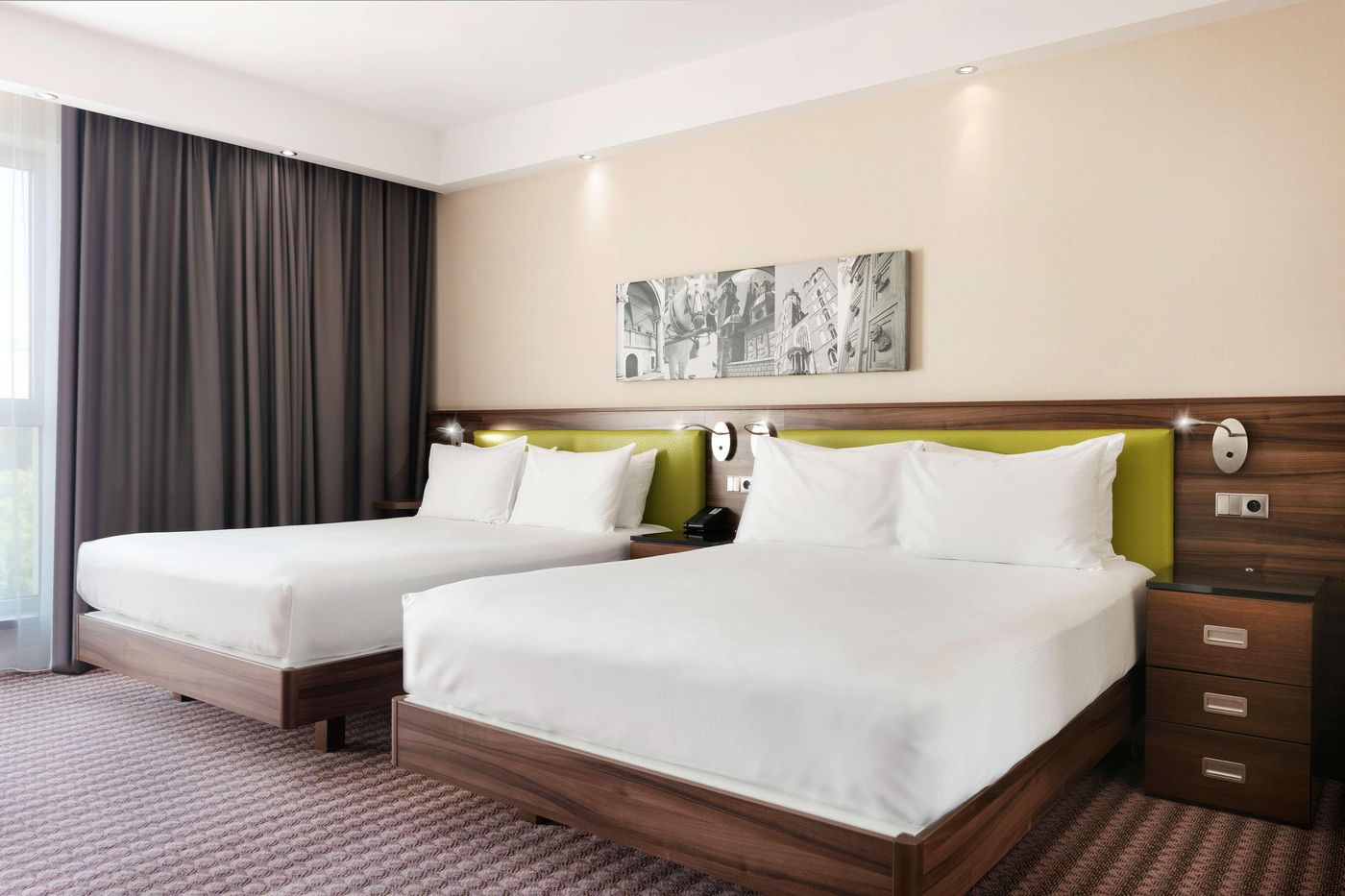 Hampton-By-Hilton-Krakow-Room-15
