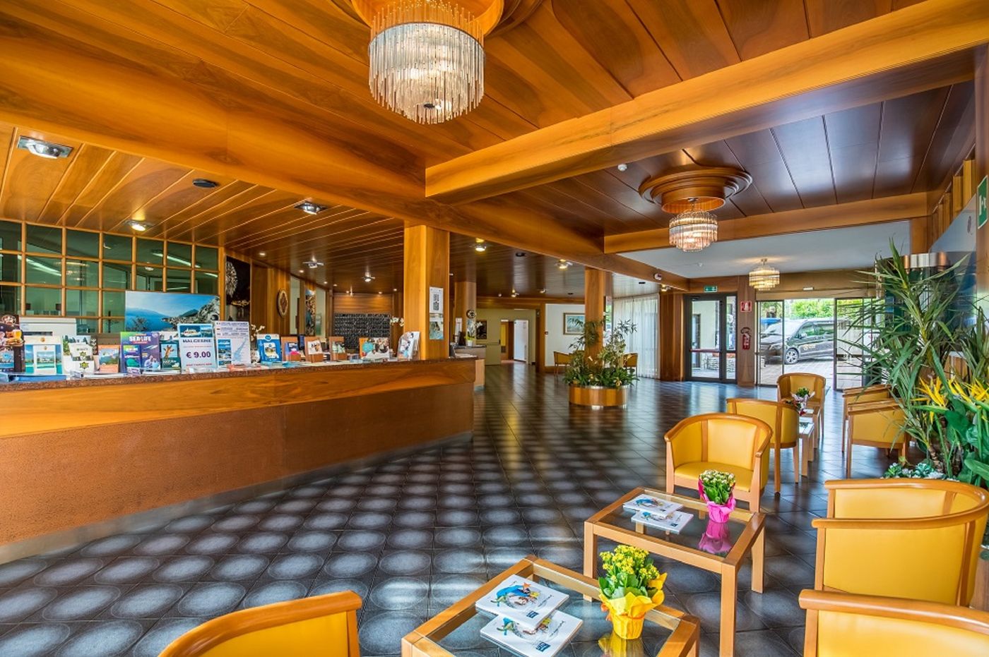 Hotel Royal Village-Italy-LIMONE SUL GARDA-Lobby-3