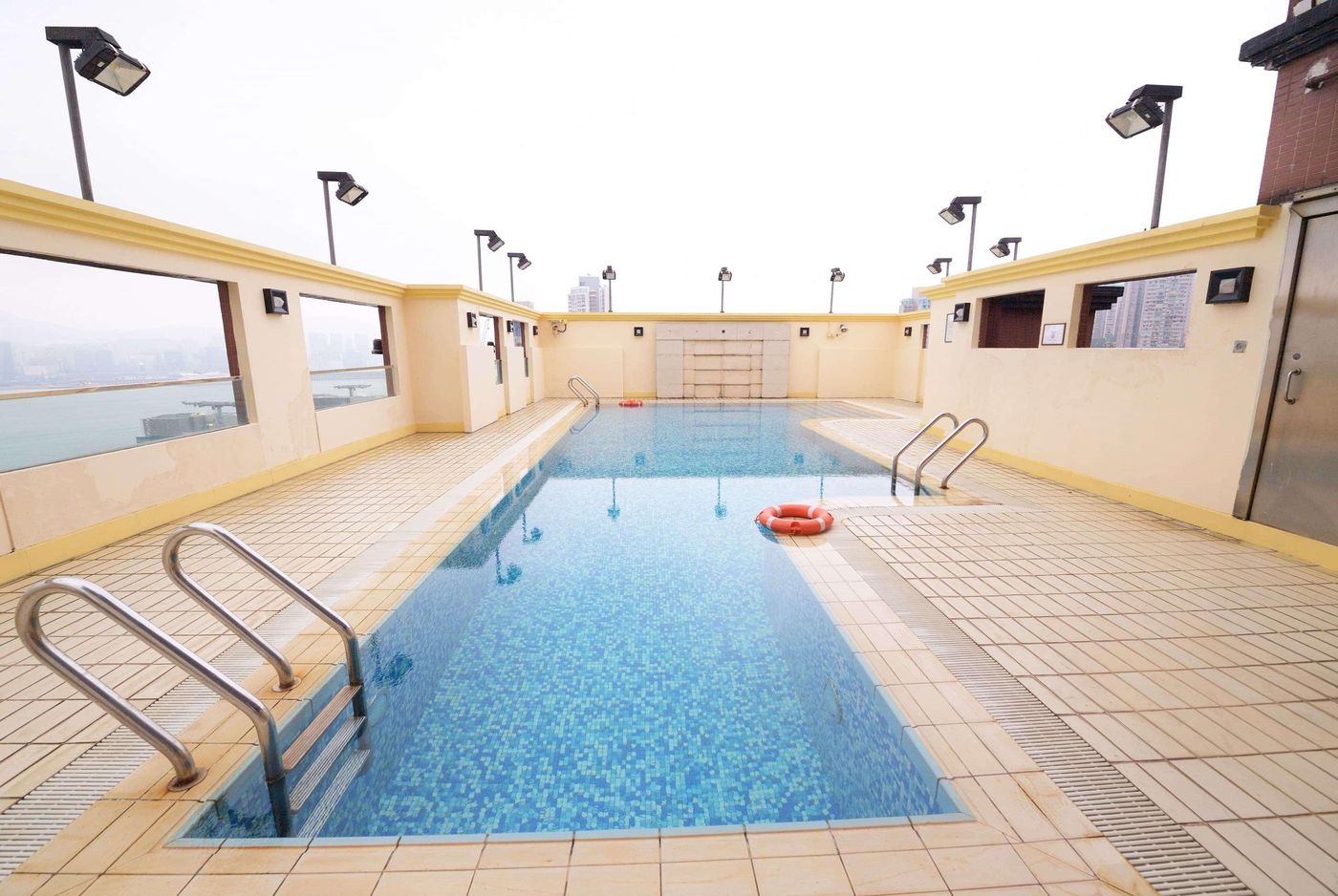 Ramada-Hong-Kong-Grand-View-Pool-2