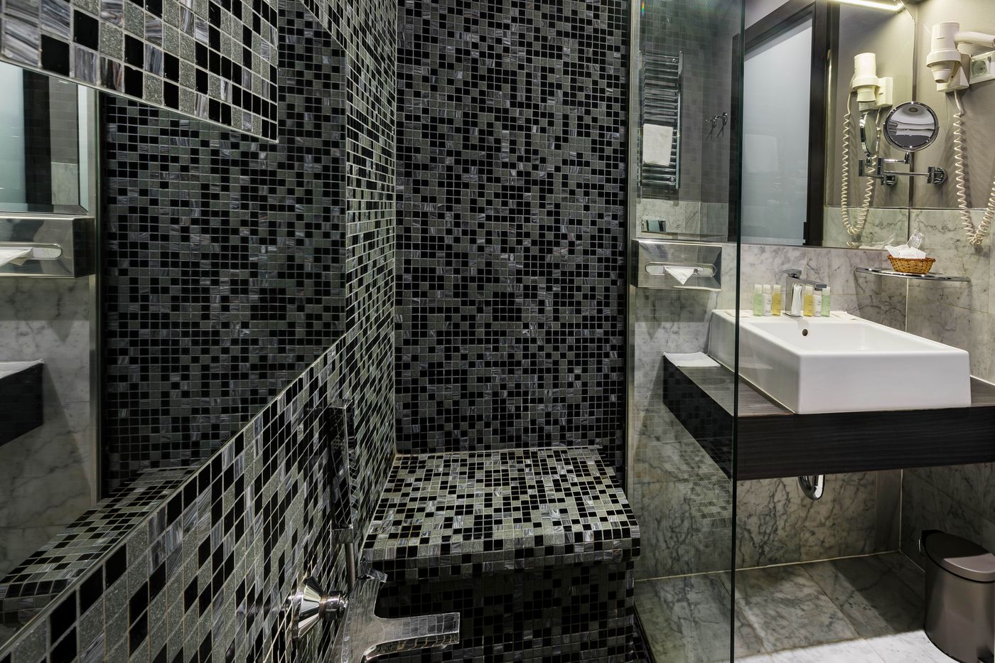 Hotel-Museum-Budapest-Room-48