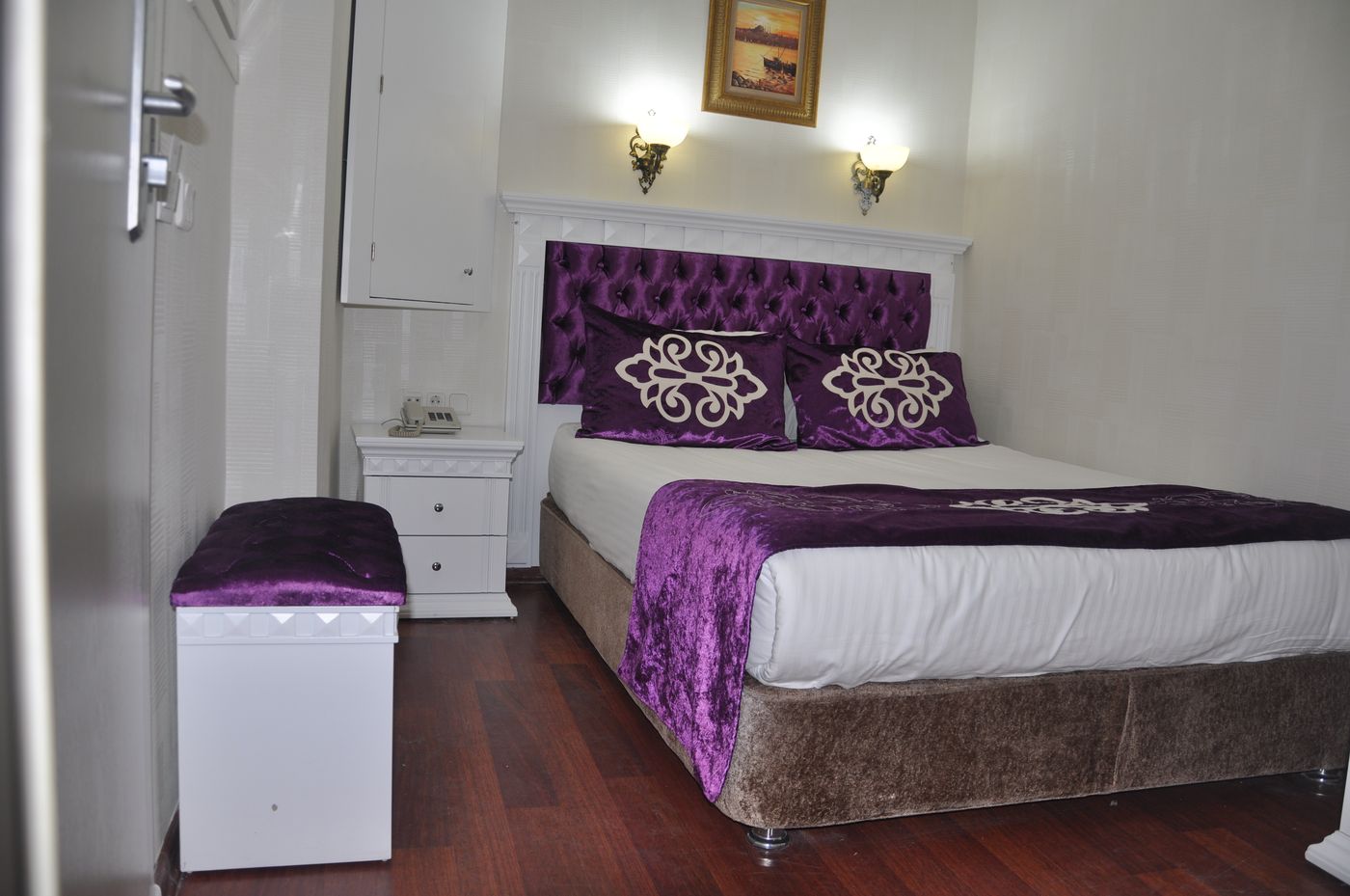 Istanbul-Holiday-Hotel-Room-20