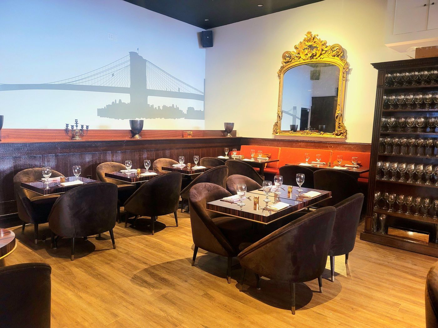 Holiday-Inn-New-York-City---Times-Square-Restaurant-6