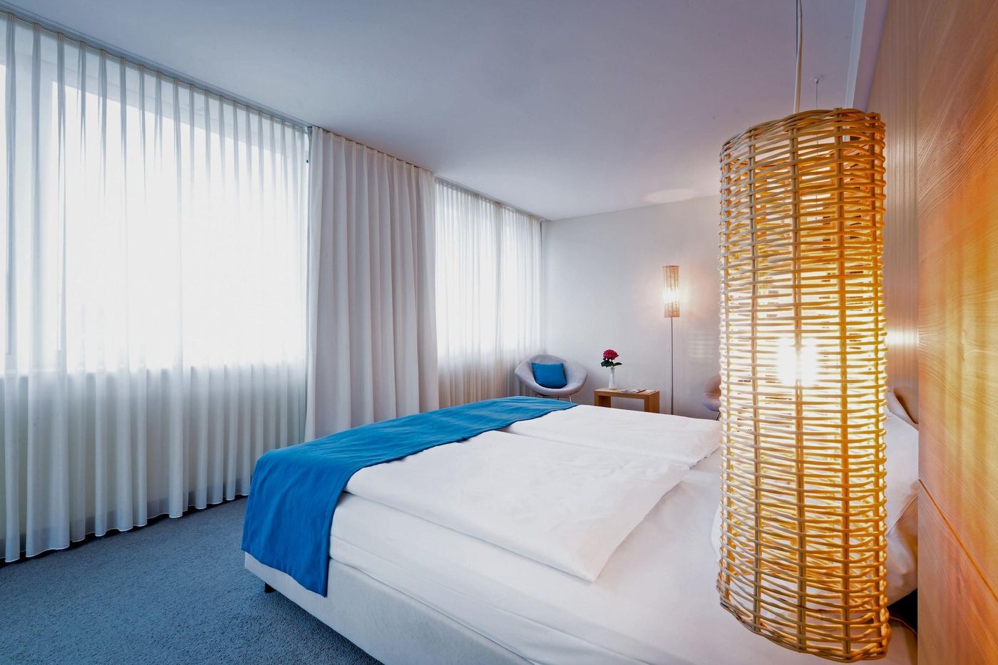 Lindner-Hotel-Berlin-Ku-damm--part-of-JdV-by-Hyatt-Room-41