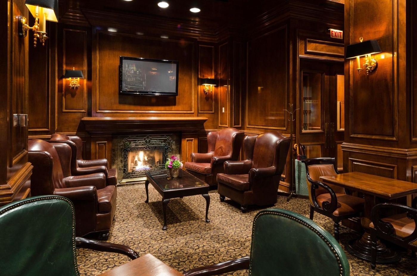 La-Grande-Residence-Vancouver-At-The-Sutton-Place-Bar-13