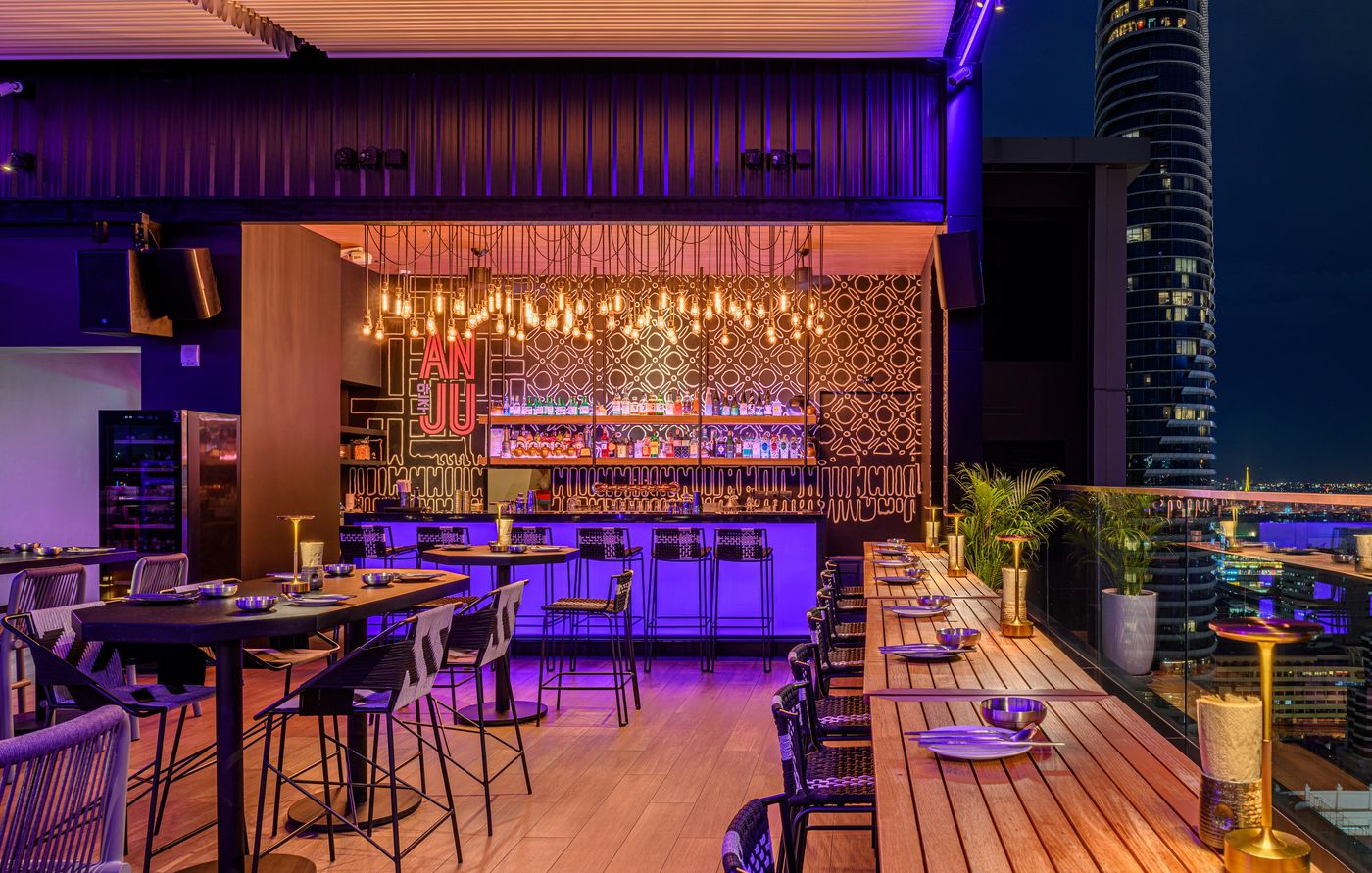 Sindhorn-Midtown-Hotel-Bangkok--Vignette-Collection-Bar-15
