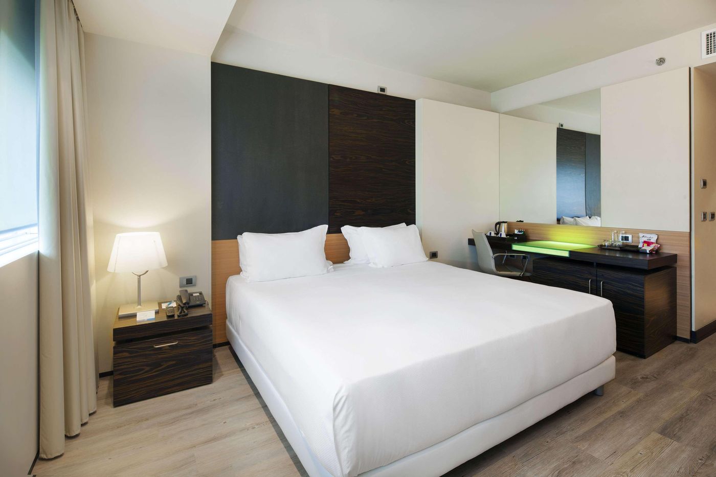 NH-Venezia-Laguna-Palace-Room-21