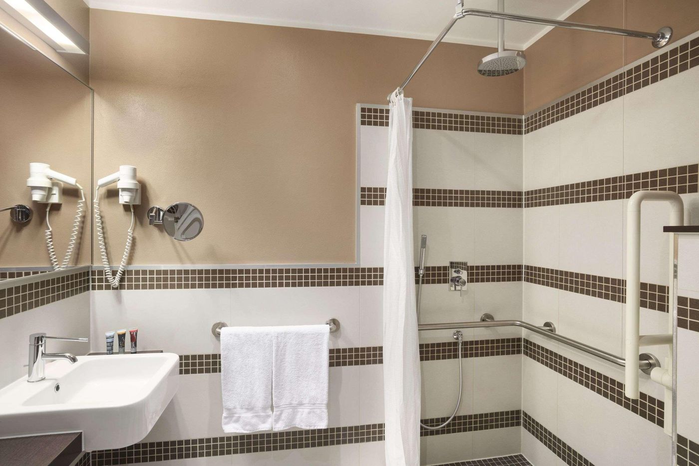 Ramada-Plaza-Milano-Hotel-Room-38