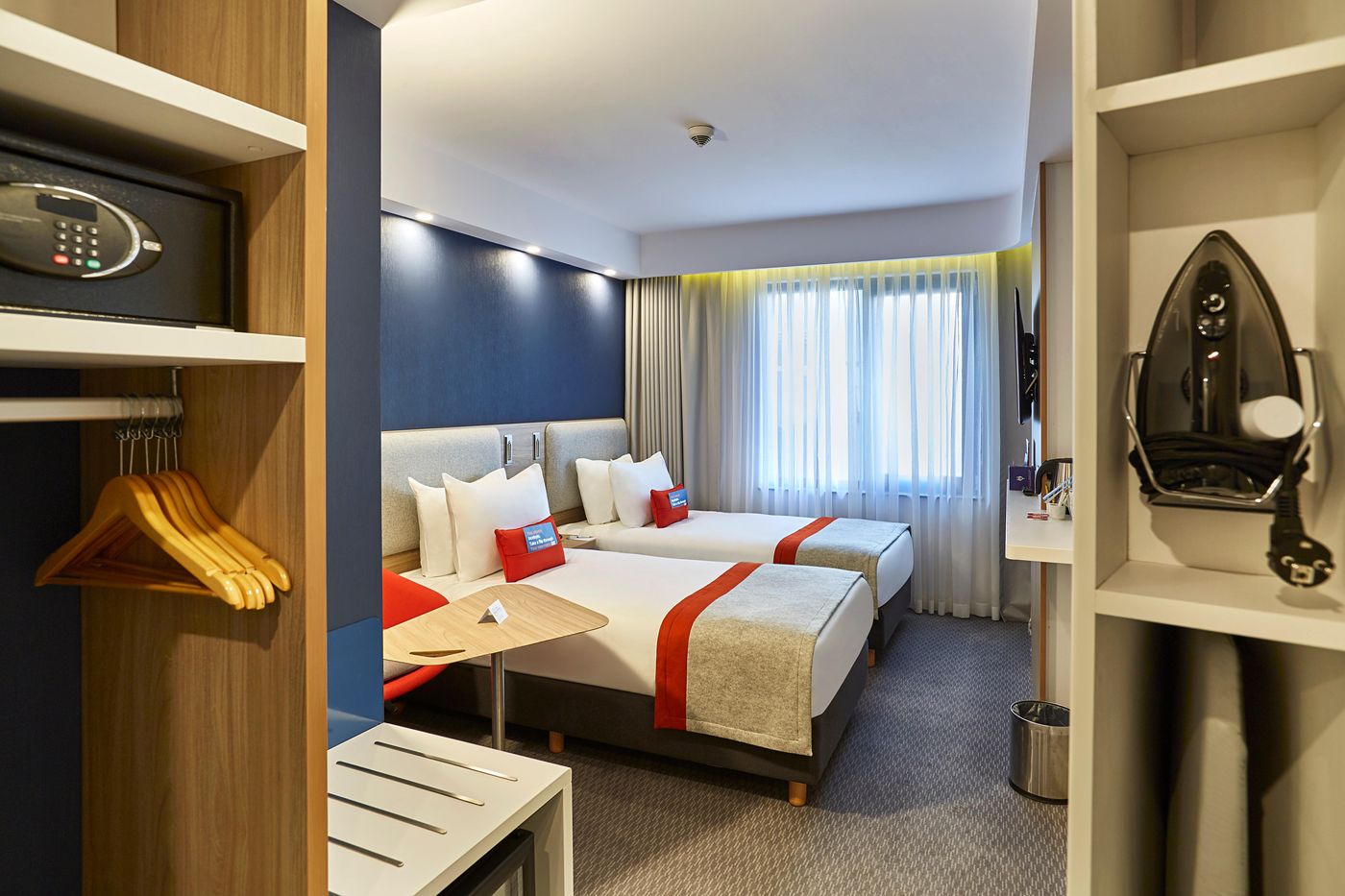 Holiday-Inn-Express-Istanbul--Atakoy-Metro-Room-5