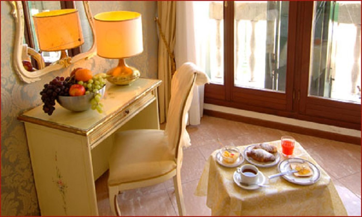 Hotel Canal - Italy - Venezia - Room - 4