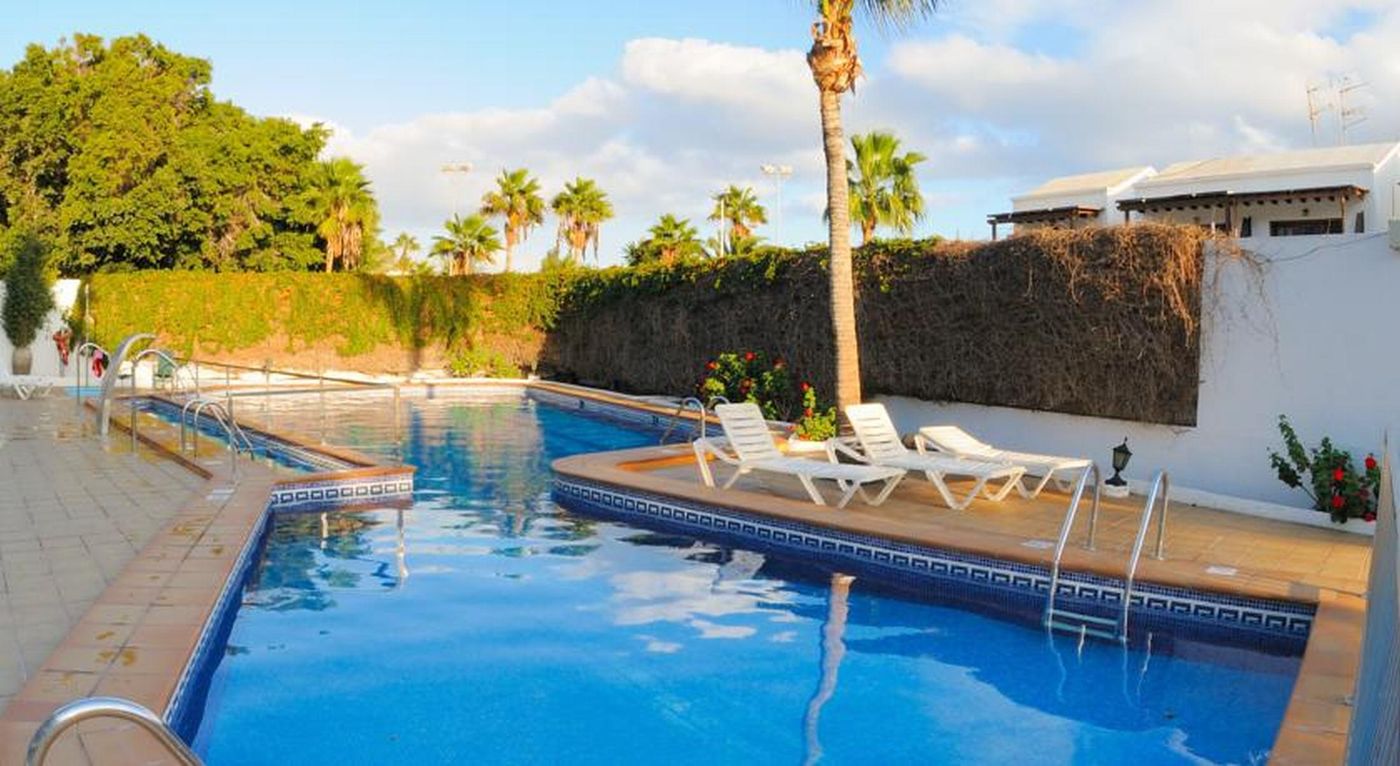 Costa-Volcan-and-Spa-Pool-10